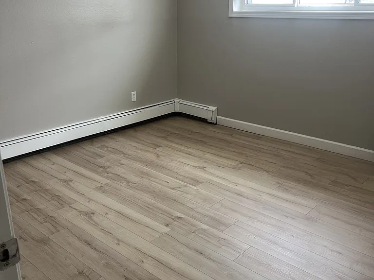 104 6th St NE #1 — Photo 5