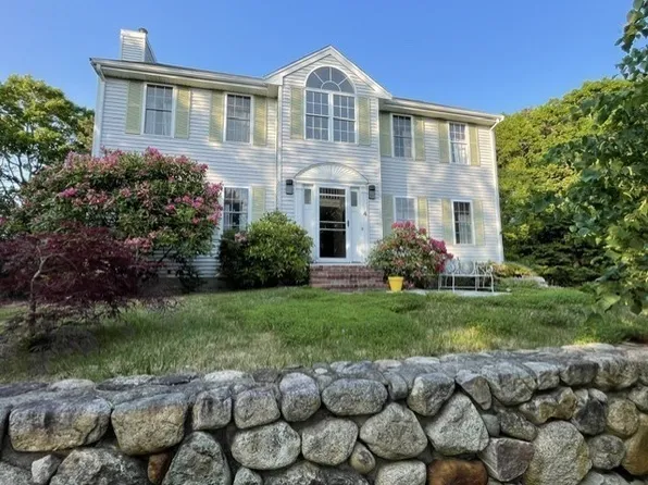 4 Kimba Ln, Bourne, MA 02532