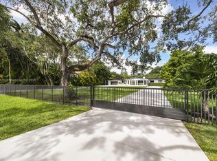 6855 SW 112th St, Pinecrest, FL 33156