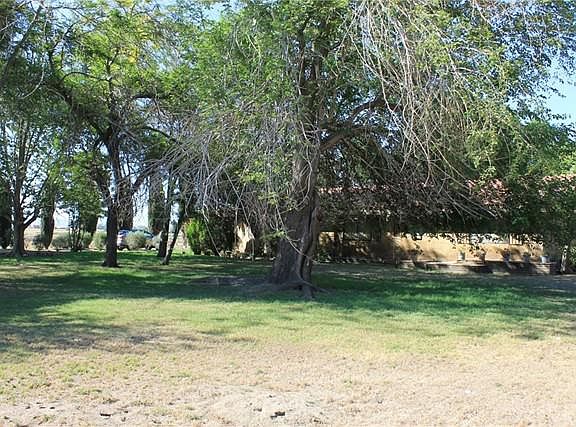 3rd image of 1996 N Ramona Blvd