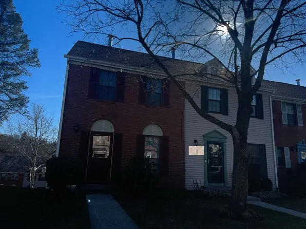 16 Winterberry Ct #13-4, Peekskill, NY 10566