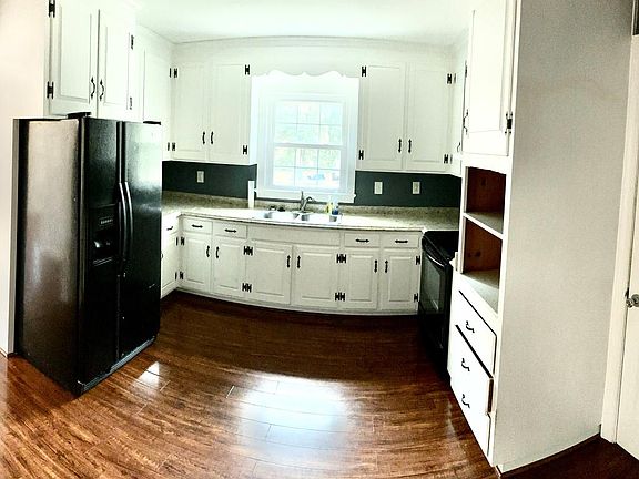 2nd image of 107 Copse Way