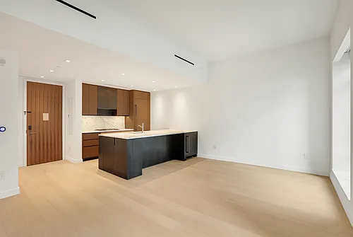 555 W 22nd St #11FE Photo 1