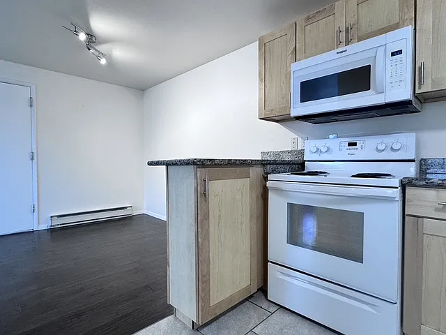 1710 Broadway #4 — Photo 3