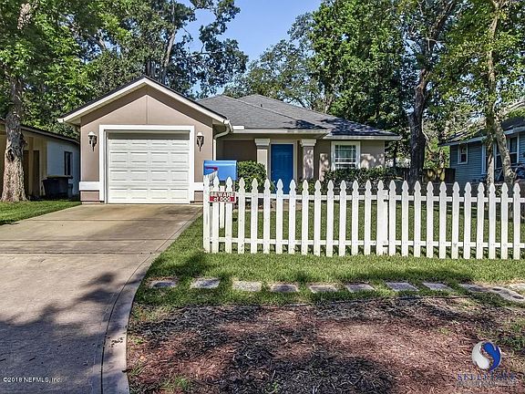 1060 Congleton Terrace-002-23-Front of H