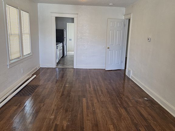 3rd image of 3429 Mersington Ave