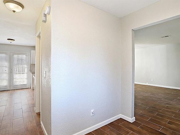 5th image of 18119 Sagecroft Dr