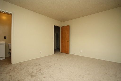 5th image of 2036 E Wilshire Ave APT B
