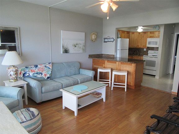 3rd image of 4050 N Ocean Drive #402