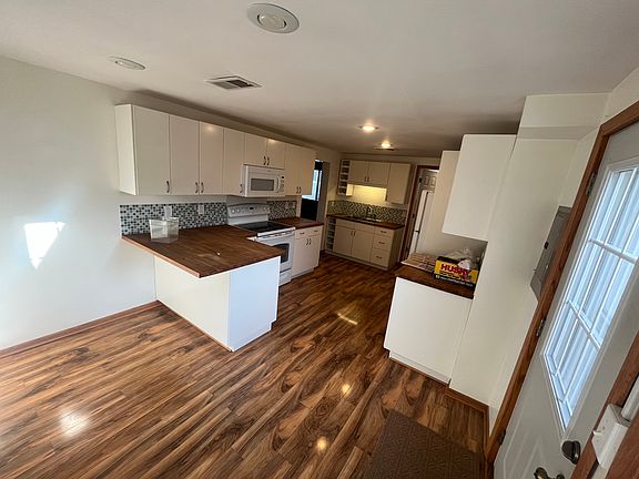 5th image of 559 Smith Ave S #1