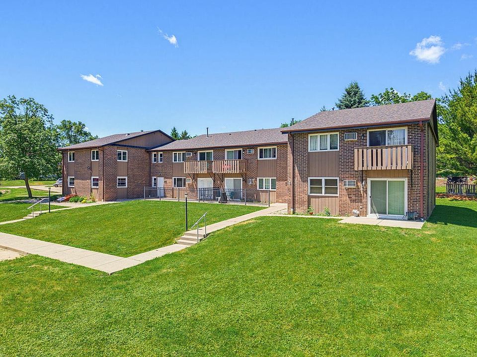 1st image of 420 Racine STREET #103