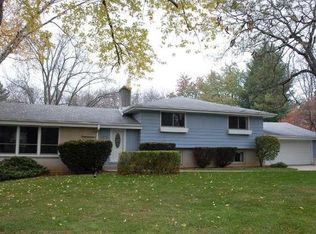 5739 Finch Ln, Greendale, WI 53129
