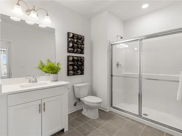 141 E Point Dr #303, East Providence, RI 02916