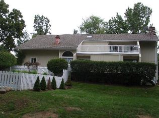 5305 N Ridgeway Rd, Ringwood, IL 60072