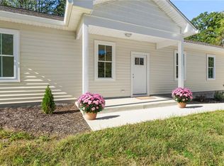 8986 Marlfield Dr, Gloucester, VA 23061