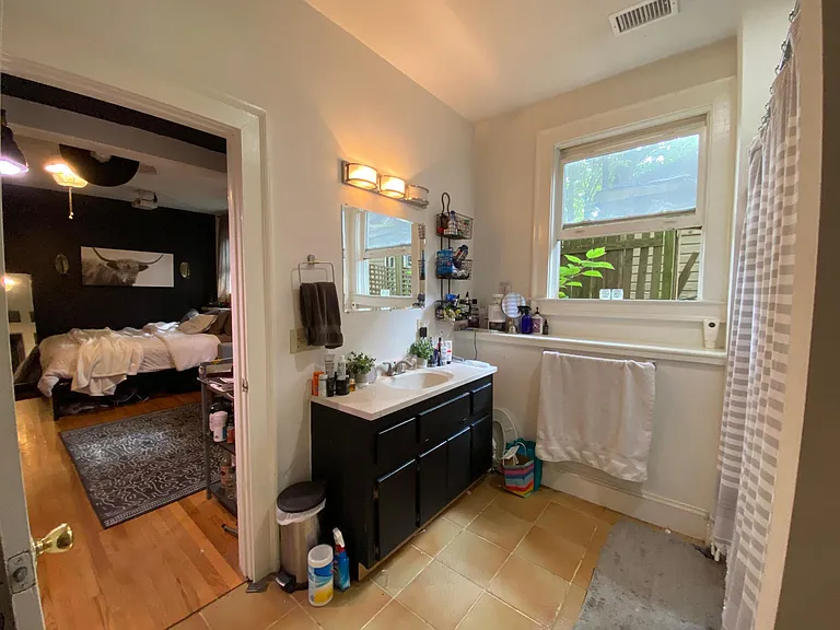 595 Pickett St SE #C — Photo 16
