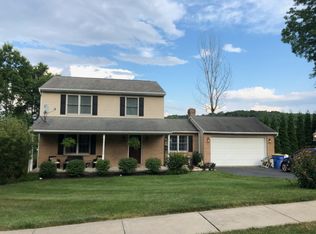 121 Boxwood Rd, Manchester, PA 17345