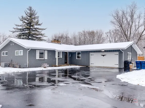 26175 N Geraldine Ln, Barrington, IL 60010