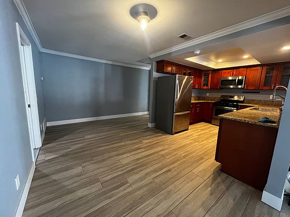 5th image of 1061 Lime Pl