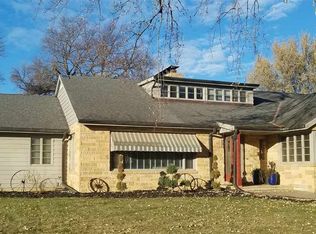 405 W Robins St, Graettinger, IA 51342