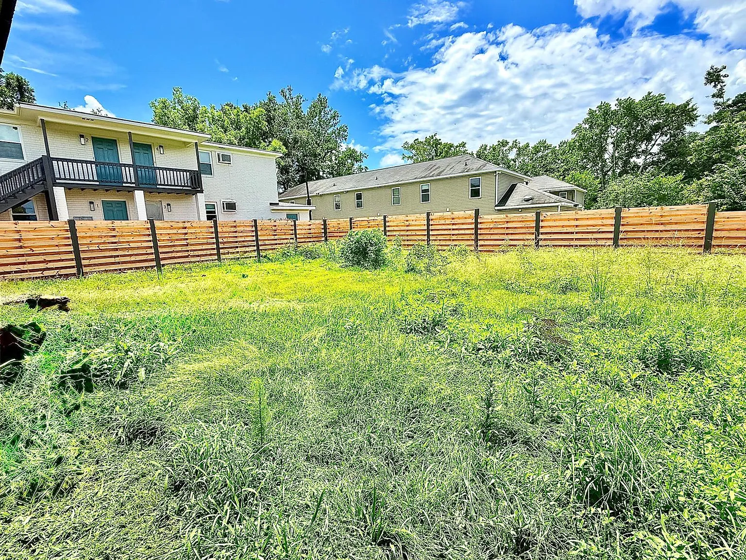 4047 Bamberg Ave — Photo 1