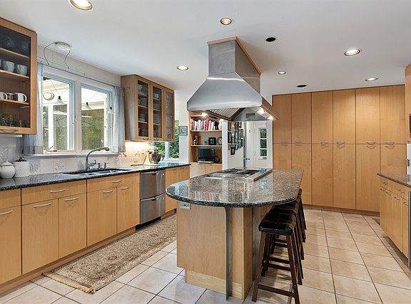 5th image of 394 Prospect Ave