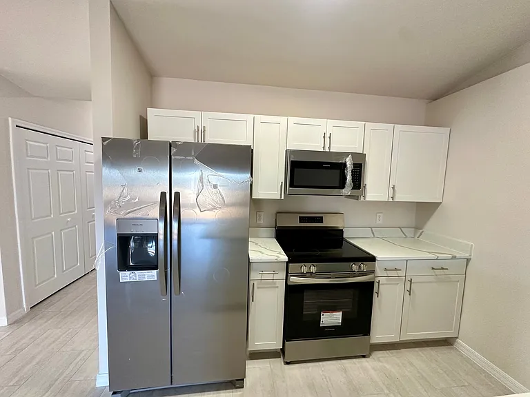 3819 SW 9th Ave #3819 — Photo 19