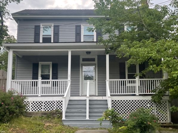 41 W Main St