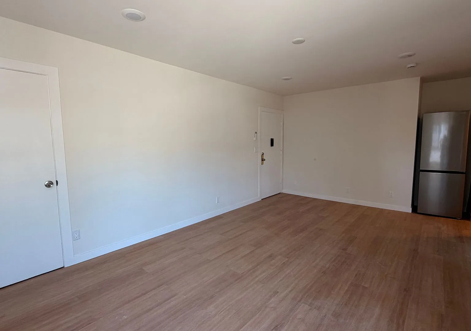 3950 S. Hillcrest Dr., Llc — Photo 4