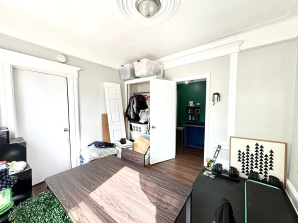 290 Summit Avenue image 9 of 10