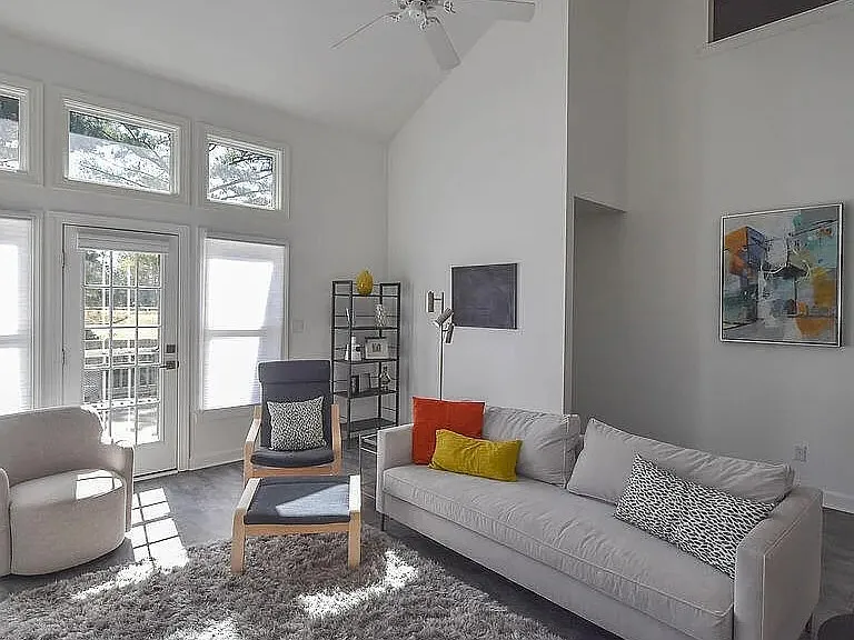 200 Starland Ln — Photo 12