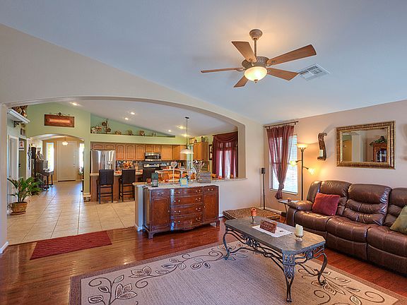 3rd image of 10211 W Villa Chula
