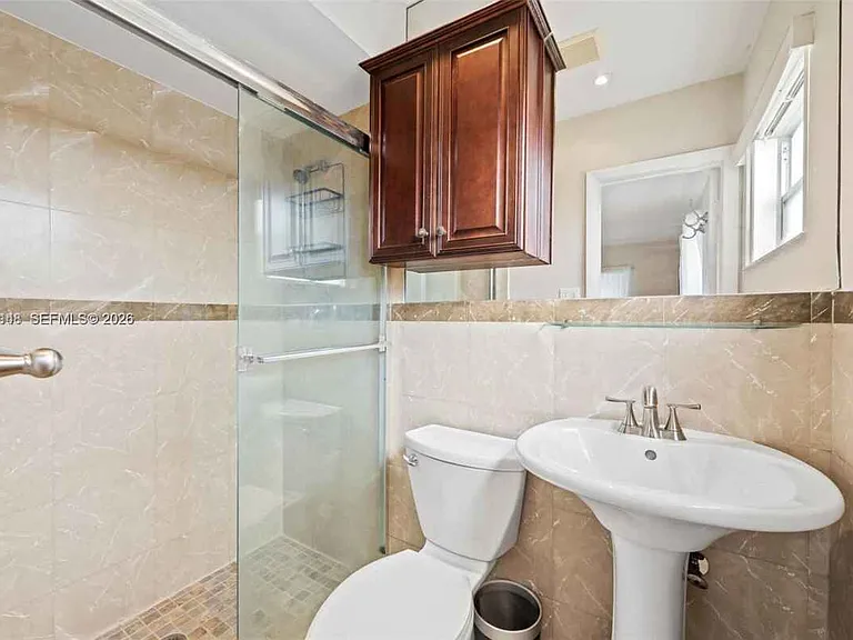 2210 N 57th Way — Photo 3