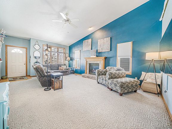 4th image of 1821 E Sylvan Ave