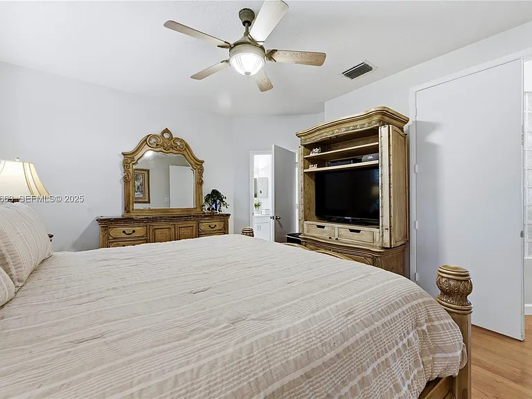 2607 Holy Cross Ln — Photo 20