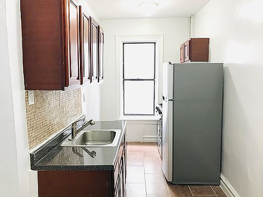 3rd image of 615 Flatbush Ave APT 3D
