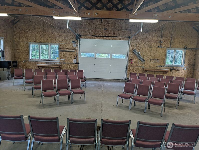 4th image of 2071 Valley Hwy 9