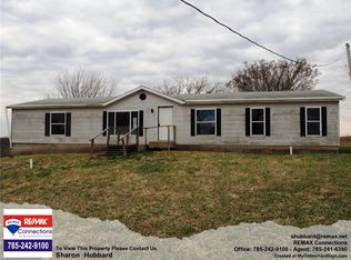 3393 Colorado Rd, Pomona, KS 66076