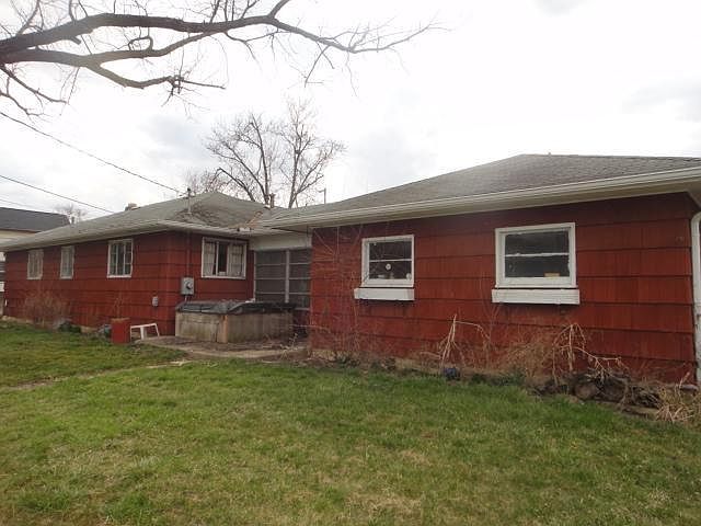 2nd image of 384 Smith Rd