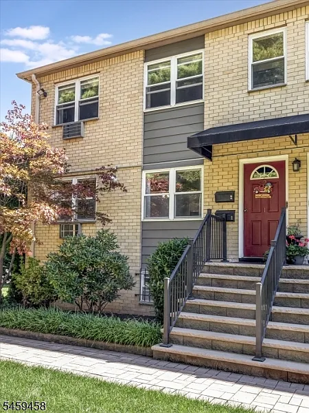 2 bed, 1.5 bath, $3,600 — Photo 4