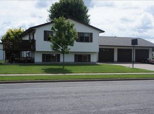 401 Amber Ln, Holmen, WI 54636