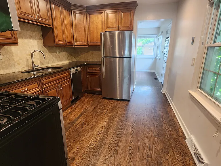 30066 Brentwood St — Photo 7