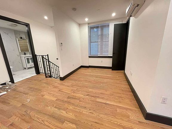 4th image of 223 Martense St #401