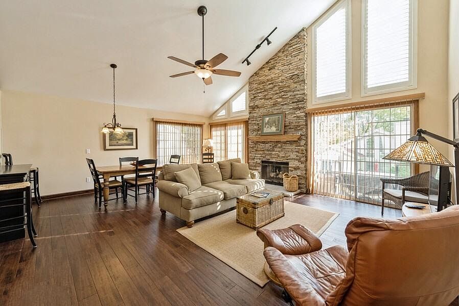 1st image of 1725 Cottage DRIVE #7-33