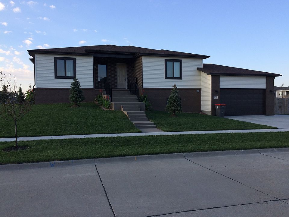 1st image of 2961 Valley Stream Dr