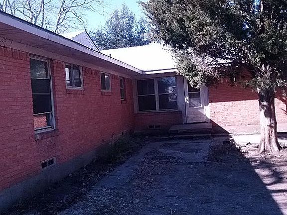 2nd image of 1338 Lonsdale Ave