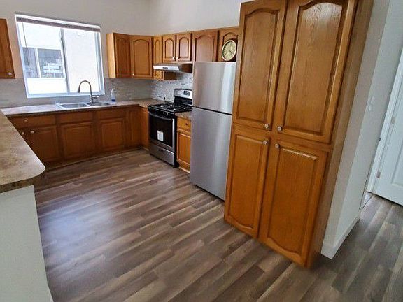 3rd image of 2490 E 21st St #1