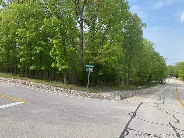 Cambridge Dr, Lake Ozark, MO 65049