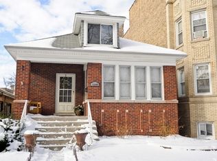 6040 N Oakley Ave, Chicago, IL 60659