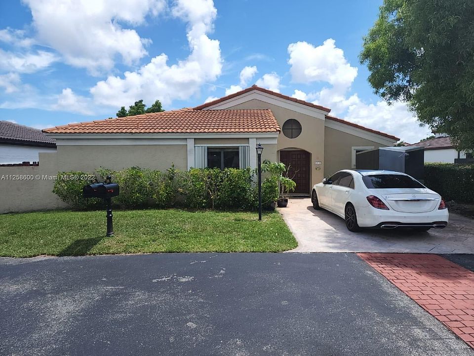 2nd image of 559 SW 88th Pl E #550